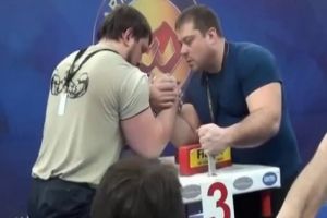 Неадекват в армрестлинге