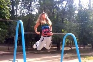 Девочка-силачка