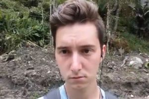 Парень хотел сделать селфи с поездом