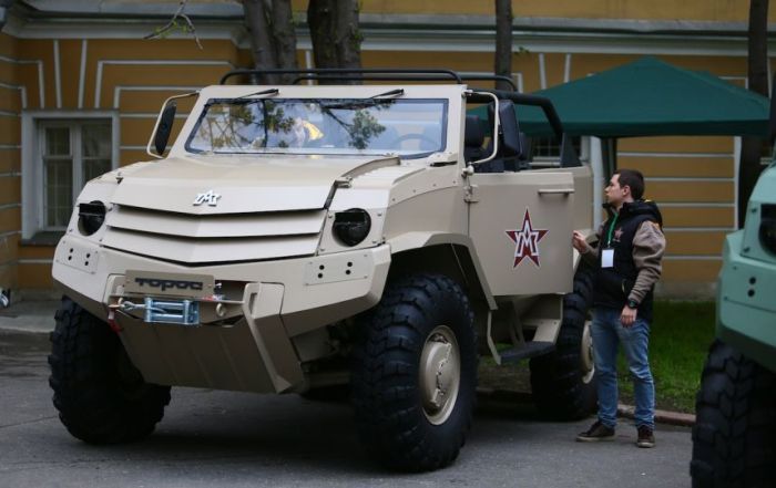 Российские броневики футуристического вида