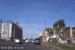 Вот зачем в машине топор