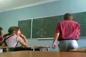 Взволнованный учитель