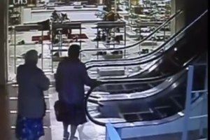 Как бабушки ездят в метро