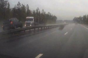 Неадекватный обгон с вылетом на встречку