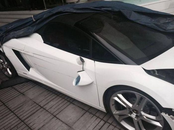 Припарковал Lamborghini