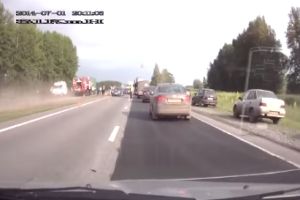 Забавный жест регулировщика