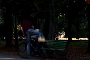 Как люди присматривают за чужим велосипедом