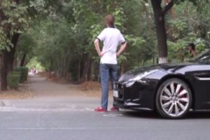 Девушка повелась на Ферарри