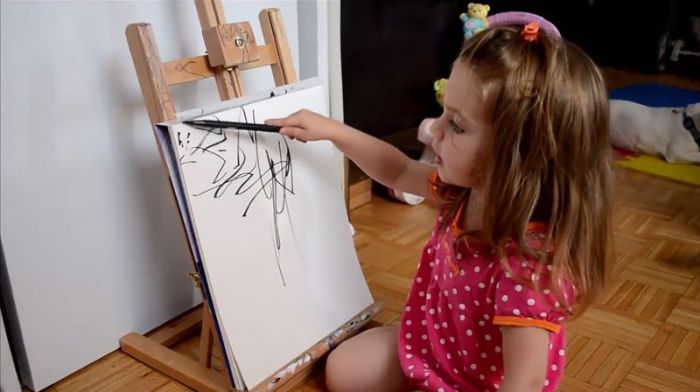 Художница превращает каракули в картины