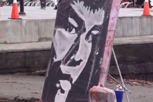 Портрет Брюса Ли руками за пару минут