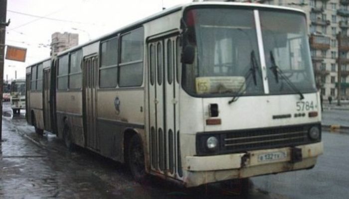 «Икарус» превратили в бар на колесах