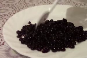Производим черную икру в домашних условиях