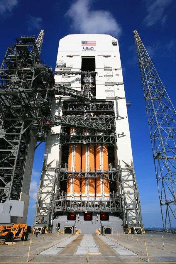 Запуск космического корабля "Orion"