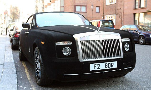 Обшитый бархатом Rolls Royce Phantom
