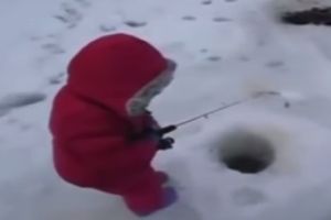Первый улов малыша