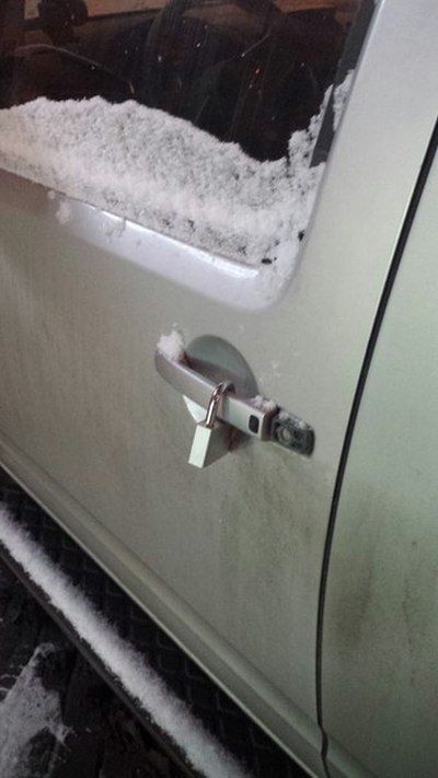 Навесной замок с ручки автомобиля