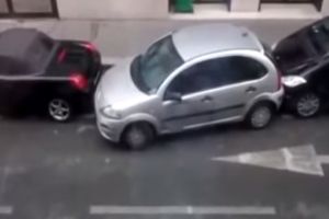 Вот так припарковалась