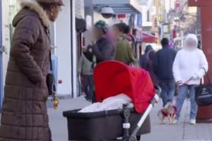 Розыгрыш со страшным малышом
