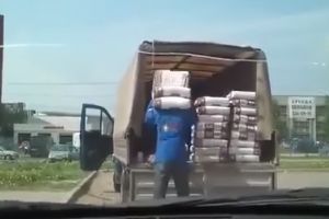Вот это грузчик