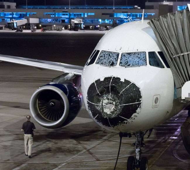 Поврежденный градом Airbus A320