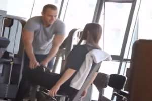 Стон девушки в качалке