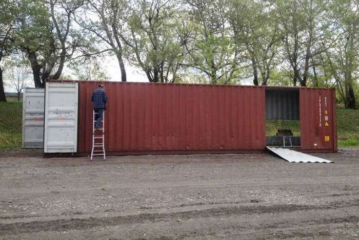 Классный дом из морских контейнеров