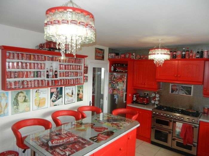 Дом в стиле Coca-Cola