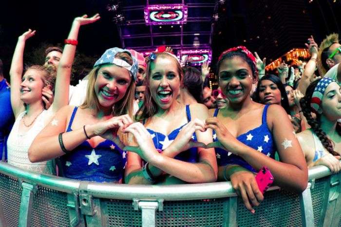 Девушки с Ultra Music Festival