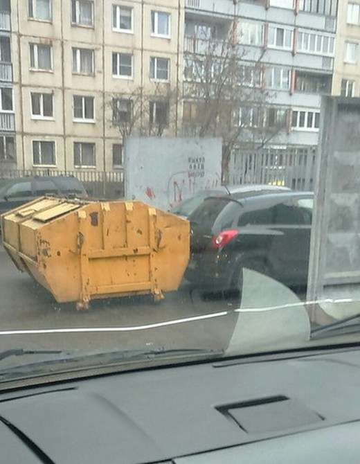 Мусорщики наказали владельцев автомобилей