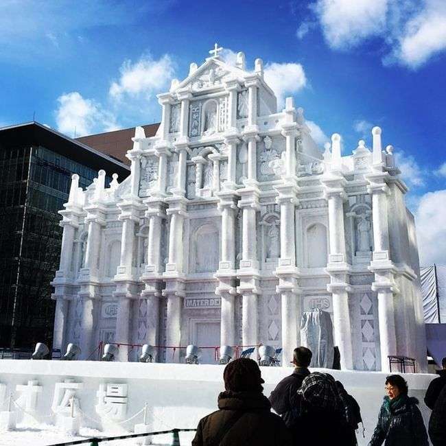 Снежный фестиваль "The 67th Sapporo Snow Festival" в Японии
