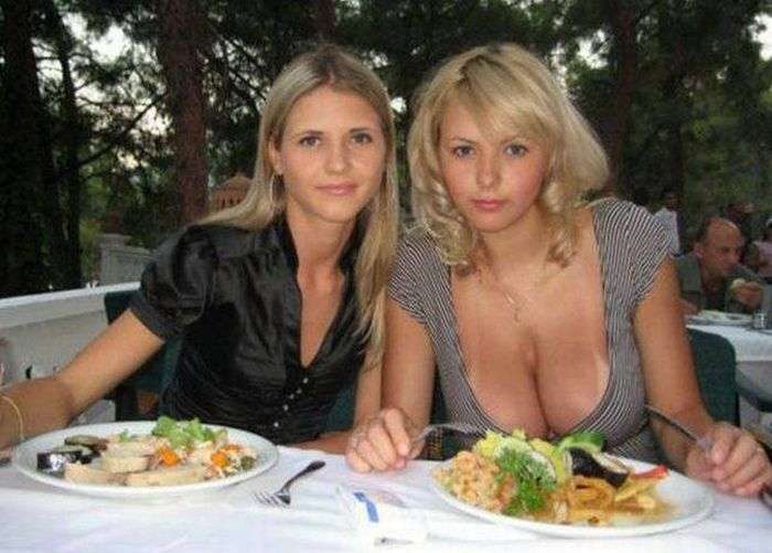 Веселые девушки