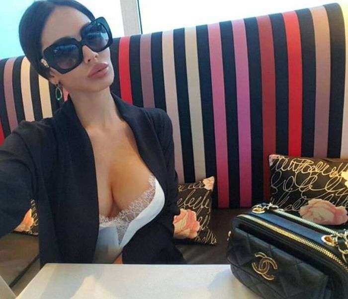 Звезда журнала Playboy думает начать политическую карьеру