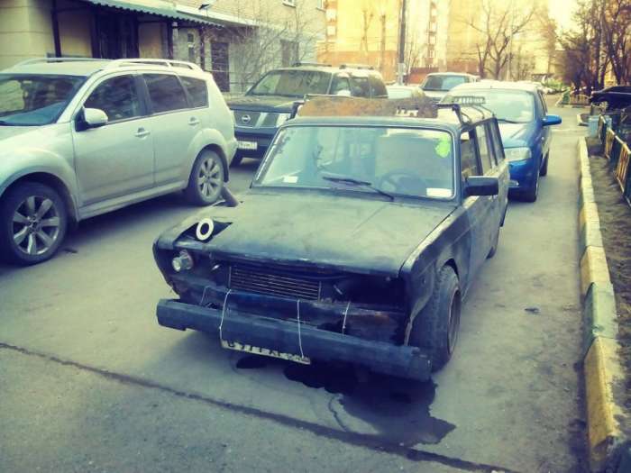 Безумный тюнинг ВАЗовской "четверки" в стиле рэт-лук