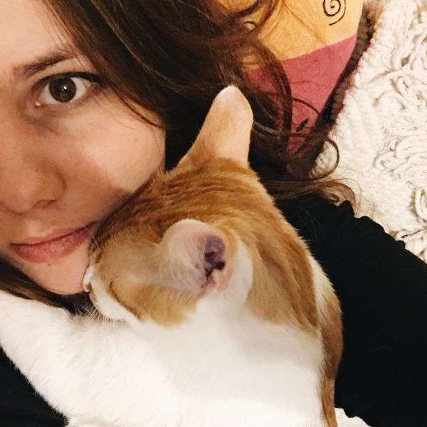 Спасение девушки, закрытой котом на балконе