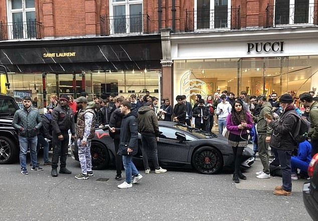 По желанию мажорки её Lamborghini украсили двумя миллионами кристаллов Сваровски