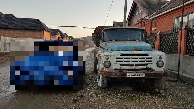 Крутое перевоплощение ЗИЛ-130 в стильный пикап с двигателем от Mercedes