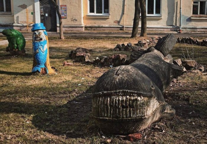 Украшения дворов в стиле ЖКХ