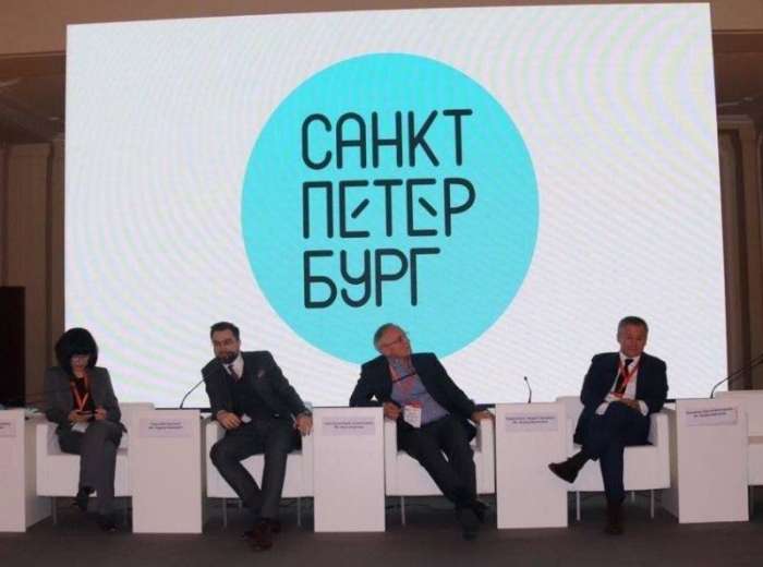 После анонса нового логотипа Санкт-Петербург пользователи начали предлагать логотипы своих городов
