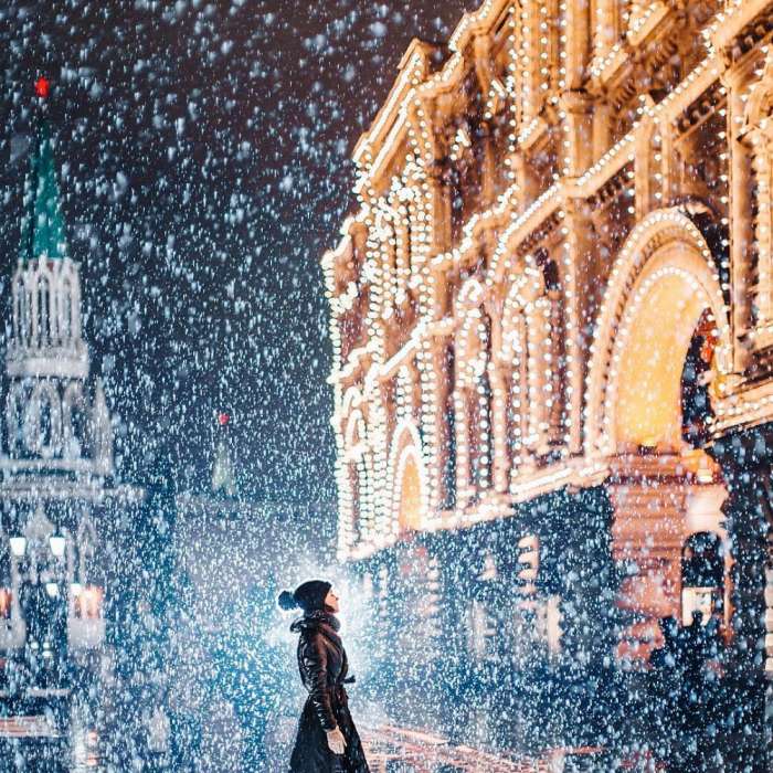 Девушки на красной площади (37 фото)