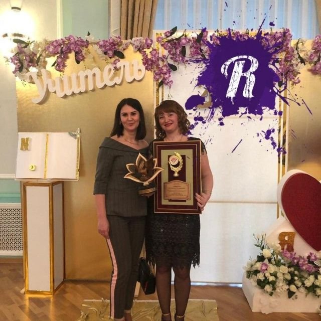 Школьники застукали одноклассника с учительницей (фото + видео)