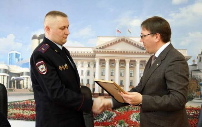 Следователь СКР отметил повышение под лозунги «АУЕ» и «Жизнь ворам»