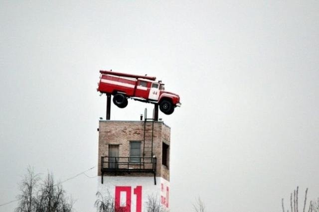 Новое предназначение старых автомобилей (15 фото)