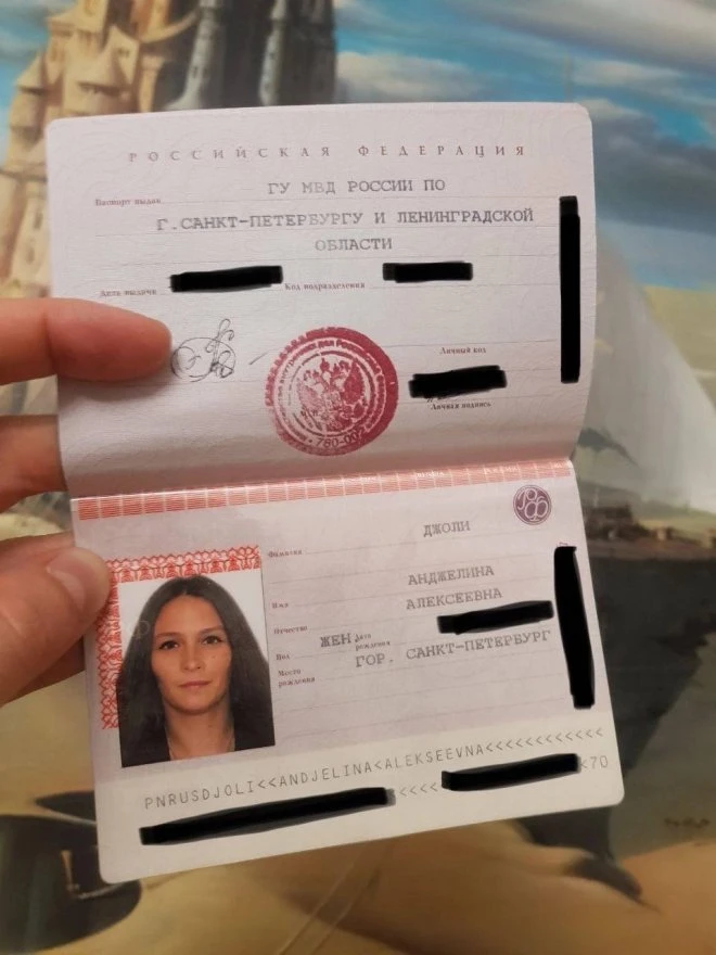 Импортозамещенные Джонни Депп и Анджелина Джоли