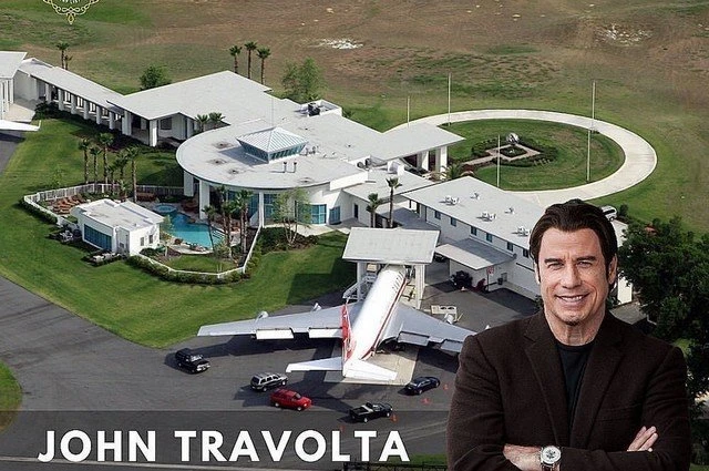 Дом-аэропорт Джона Траволты: как актер хранит свои самолеты (7 фото)