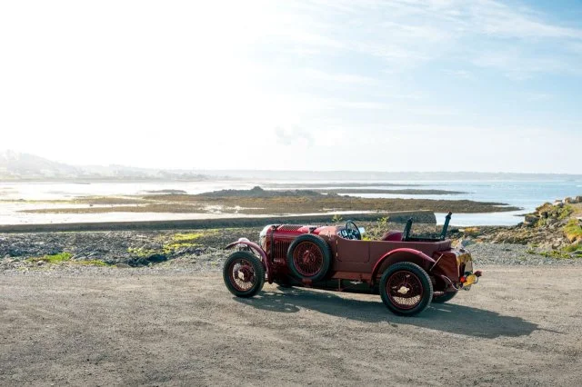 Bentley представил электрическую версию исторической модели — винтажный Blower Junior