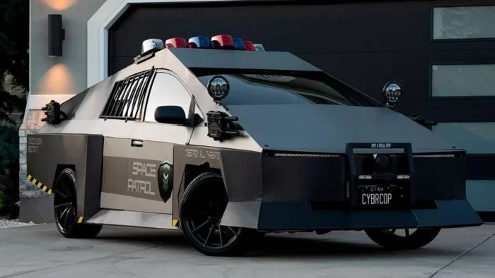Toyota Prius в стиле Cybertruck: инновационный гибридный автомобиль для будущего.