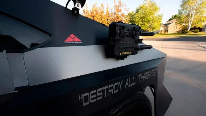 Toyota Prius в стиле Cybertruck: инновационный гибридный автомобиль для будущего.