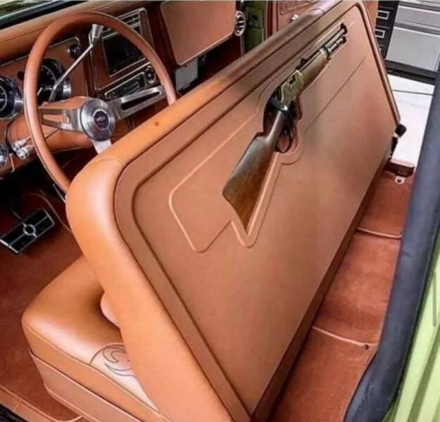 Панель приборов Chrysler New Yorker 80-х: воплощение стиля эпохи