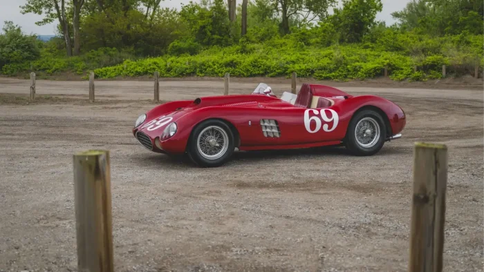 Историческая Ferrari 1955 года, принадлежавшая легендарному Кэрроллу Шелби, выставлена на аукцион!