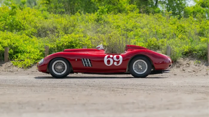 Историческая Ferrari 1955 года, принадлежавшая легендарному Кэрроллу Шелби, выставлена на аукцион!